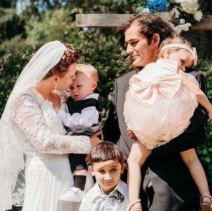 Meet your Posher, April